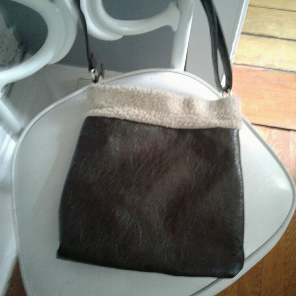 American Eagle Crossbody purse - Picture 2 of 4